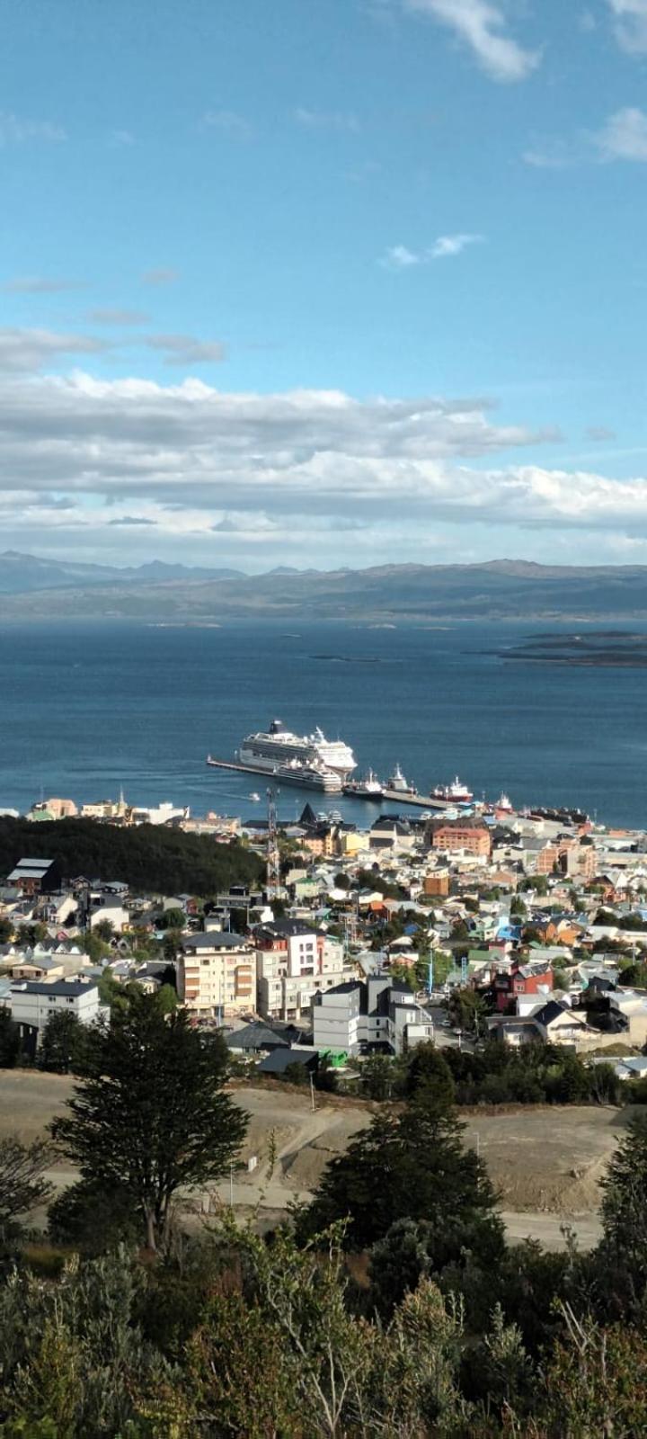 Hostel Cruz Del Sur Ushuaia Exterior photo